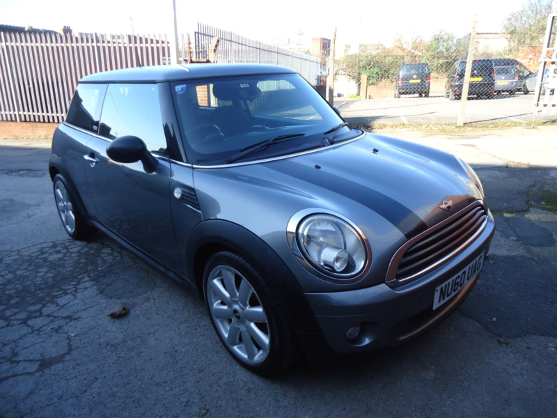 2010 MINI Hatch 1.6 One Graphite Hatch in Silver — image 1