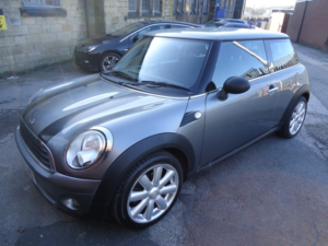 2010 MINI Hatch 1.6 One Graphite Hatch in Silver — image 2