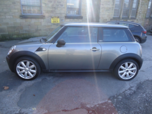 2010 MINI Hatch 1.6 One Graphite Hatch in Silver — image 3