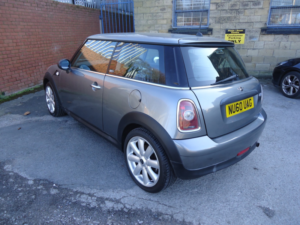 2010 MINI Hatch 1.6 One Graphite Hatch in Silver — image 4