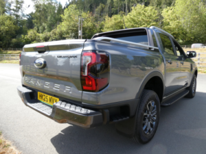2025 Ford Ranger 2.0 Td Ecoblue Wildtrak Pickup Double Cab 4dr Diesel Auto 4WD Euro 6 (s/s) (205 Ps) in Grey — image 3