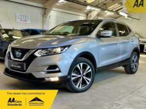 2018 Nissan Qashqai 1.2 Dig-T N-Connecta Xtron Euro 6 (s/s) 5dr in Silver — image 2