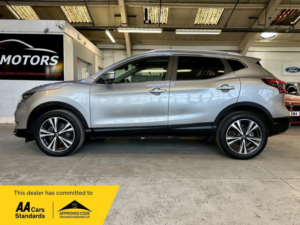 2018 Nissan Qashqai 1.2 Dig-T N-Connecta Xtron Euro 6 (s/s) 5dr in Silver — image 6