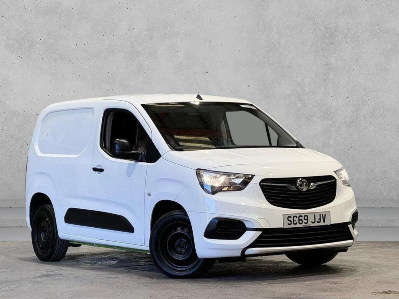 2020 Vauxhall Combo 1.6 Turbo D 2300 Sportive L1 H1 Euro 6 (s/s) 4dr in White — image 1
