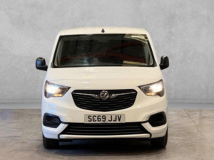 2020 Vauxhall Combo 1.6 Turbo D 2300 Sportive L1 H1 Euro 6 (s/s) 4dr in White — image 2