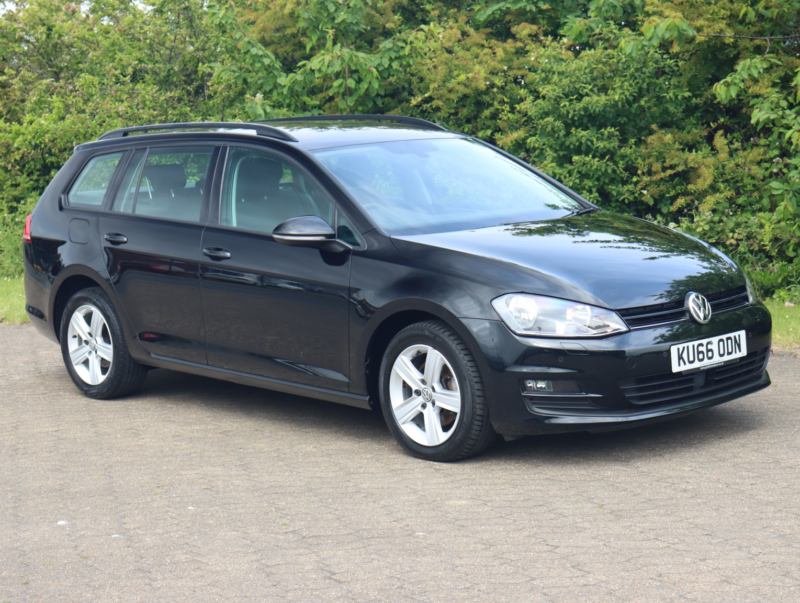 2016 Volkswagen Golf 1.6 Tdi Bluemotion Tech Match Edition in Black — image 1