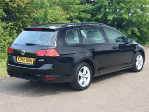 2016 Volkswagen Golf 1.6 Tdi Bluemotion Tech Match Edition in Black — image 3