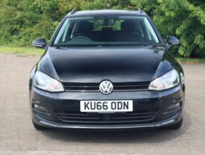2016 Volkswagen Golf 1.6 Tdi Bluemotion Tech Match Edition in Black — image 4
