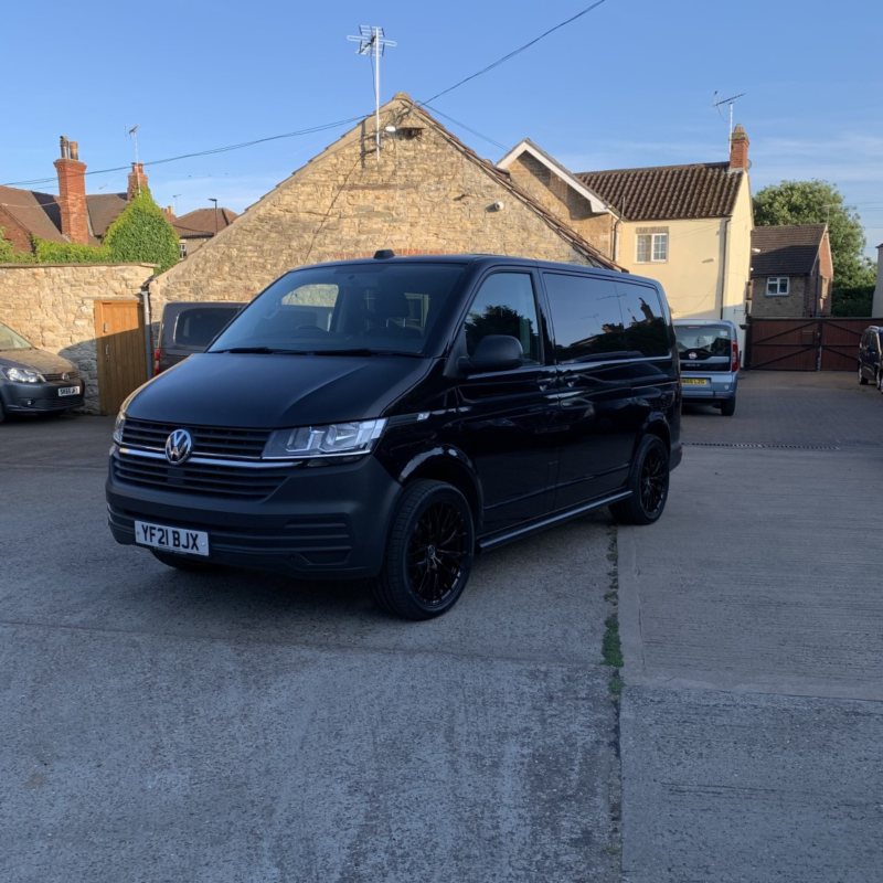 2021 Volkswagen Transporter 2.0 Tdi T32 Swb T6.1 in Black — image 1