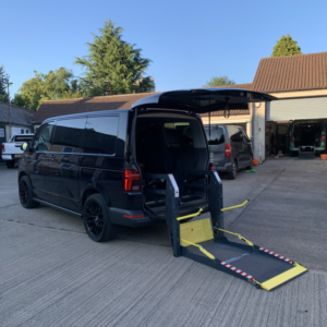 2021 Volkswagen Transporter 2.0 Tdi T32 Swb T6.1 in Black — image 2