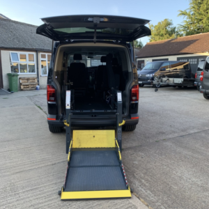 2021 Volkswagen Transporter 2.0 Tdi T32 Swb T6.1 in Black — image 3