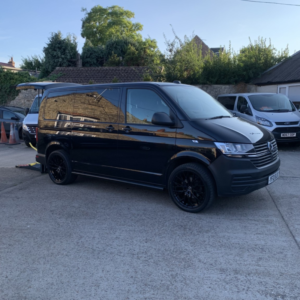 2021 Volkswagen Transporter 2.0 Tdi T32 Swb T6.1 in Black — image 6