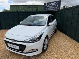 2015 Hyundai I20 1.2 Premium Euro 6 5dr in White — image 5