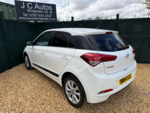 2015 Hyundai I20 1.2 Premium Euro 6 5dr in White — image 6