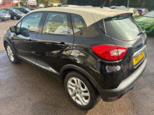 2015 Renault Captur 1.5 Dci Energy Dynamique Medianav SUV 5dr Diesel Manual Euro 5 (s/s) (90 Ps) in Black — image 4