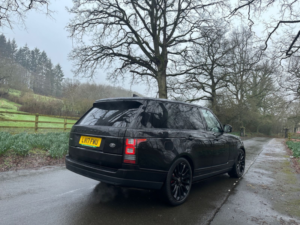 2017 Land Rover Range Rover Autobiography in Black — image 3