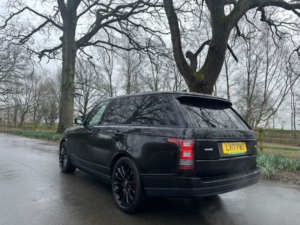 2017 Land Rover Range Rover Autobiography in Black — image 6
