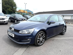 2015 Volkswagen Golf 2.0 Tdi Bluemotion Tech Gt Euro 5 (s/s) 3dr in Blue — image 3