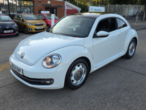 2014 Volkswagen Beetle 1.2 Tsi Design Euro 5 3dr in White — image 2