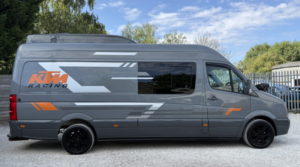 2015 Volkswagen Campervan 2.0 Tdi Cr35 Race Van in Grey — image 2