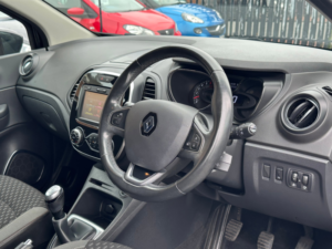 2018 Renault Captur 0.9 Tce Energy Dynamique S Nav SUV 5dr Petrol Manual Euro 6 (s/s) (90 Ps) in Black — image 5