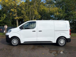 2022 Citroen Dispatch 1.5 Bluehdi 1000 Enterprise Pro M Fwd 2 Euro 6 (s/s) 6dr in White — image 4