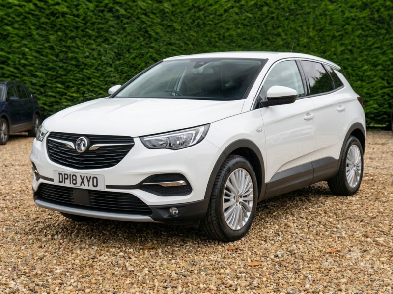 2018 Vauxhall Grandland X 1.2 Turbo Sport Nav Euro 6 (s/s) 5dr in White — image 1