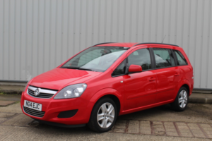 2014 Vauxhall Zafira 1.8 16v Exclusiv in Red — image 5