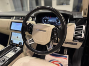 2020 Land Rover Range Rover 3.0 Sd V6 Westminster Auto 4WD Euro 6 (s/s) 5dr in Black — image 2
