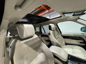 2020 Land Rover Range Rover 3.0 Sd V6 Westminster Auto 4WD Euro 6 (s/s) 5dr in Black — image 4