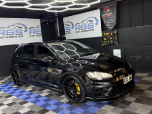 2015 Volkswagen Golf 2.0 Tsi Bluemotion Tech R in Black — image 2
