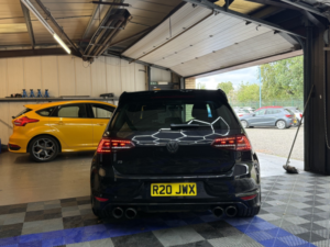 2015 Volkswagen Golf 2.0 Tsi Bluemotion Tech R in Black — image 4