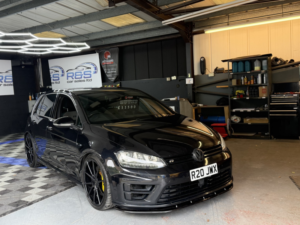 2015 Volkswagen Golf 2.0 Tsi Bluemotion Tech R in Black — image 5