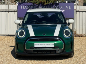 2021 MINI Hatch 1.5 Cooper Classic Hatchback 5dr Petrol Manual Euro 6 (s/s) (136 Ps) in Green — image 2