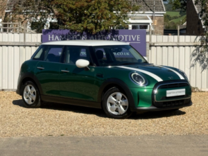2021 MINI Hatch 1.5 Cooper Classic Hatchback 5dr Petrol Manual Euro 6 (s/s) (136 Ps) in Green — image 3