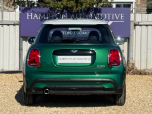 2021 MINI Hatch 1.5 Cooper Classic Hatchback 5dr Petrol Manual Euro 6 (s/s) (136 Ps) in Green — image 6