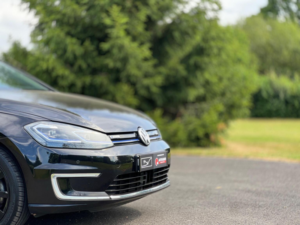 2018 Volkswagen E-Golf 35.8kwh E-Golf Auto 5dr in Black — image 2