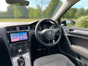 2018 Volkswagen E-Golf 35.8kwh E-Golf Auto 5dr in Black — image 3