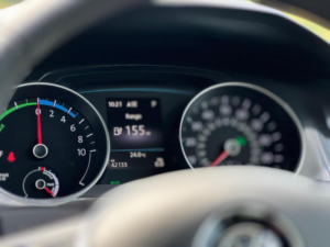 2018 Volkswagen E-Golf 35.8kwh E-Golf Auto 5dr in Black — image 6
