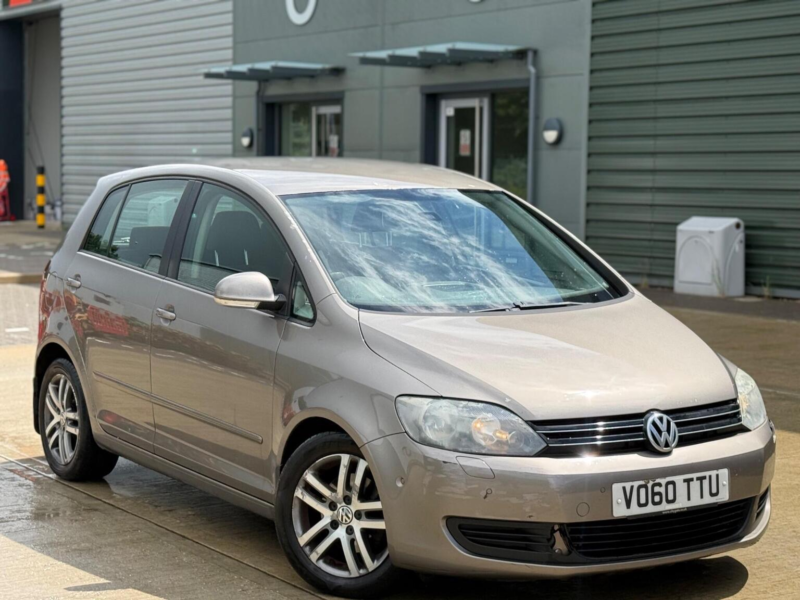 2010 Volkswagen Golf Plus 2.0 Tdi Se DSG Euro 5 5dr in Bronze — image 1