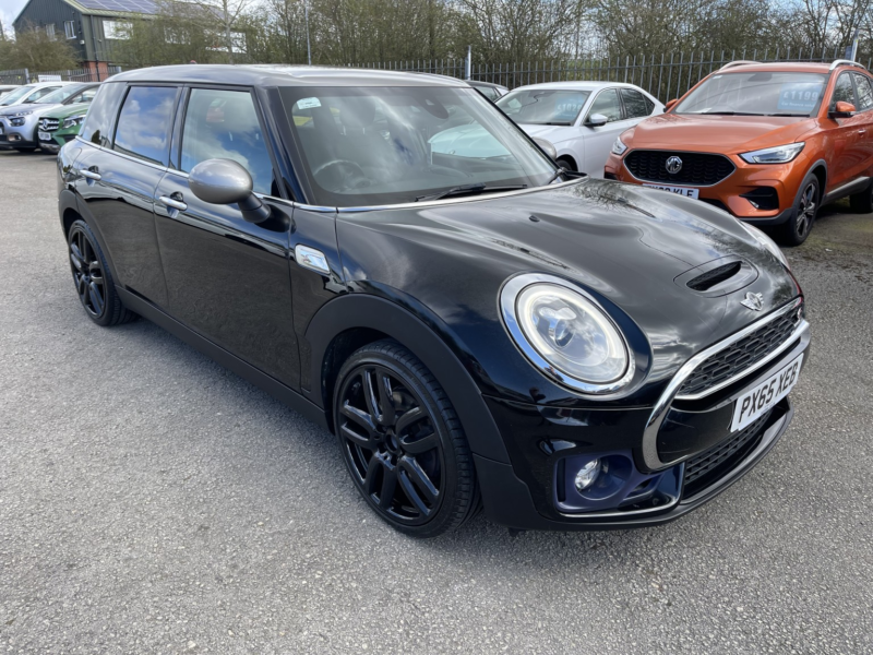 2015 MINI Clubman 2.0 Clubman Cooper S in Black — image 1