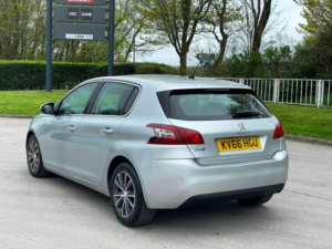 2016 Peugeot 308 2.0 Bluehdi Allure Eat Euro 6 (s/s) 5dr in Silver — image 6
