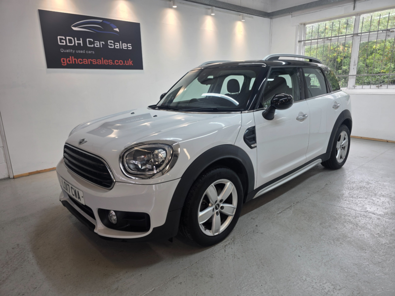 2017 MINI Countryman 1.5 Cooper SUV 5dr Petrol Manual Euro 6 (s/s) (136 Ps) in White — image 1
