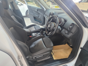 2017 MINI Countryman 1.5 Cooper SUV 5dr Petrol Manual Euro 6 (s/s) (136 Ps) in White — image 2