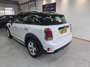 2017 MINI Countryman 1.5 Cooper SUV 5dr Petrol Manual Euro 6 (s/s) (136 Ps) in White — image 3