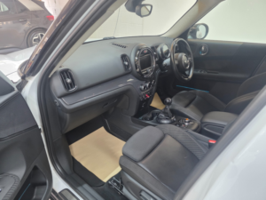 2017 MINI Countryman 1.5 Cooper SUV 5dr Petrol Manual Euro 6 (s/s) (136 Ps) in White — image 6