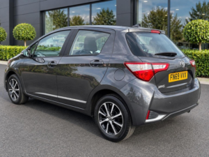 2019 Toyota Yaris 1.5 Vvt-I Icon Tech Euro 6 5dr in Grey — image 5