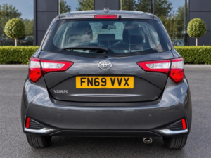 2019 Toyota Yaris 1.5 Vvt-I Icon Tech Euro 6 5dr in Grey — image 6
