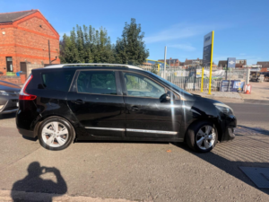 2013 Renault Grand Scenic 1.5 Dci Energy Dynamique Tomtom Euro 5 (s/s) 5dr in Black — image 3