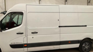2017 Renault Master 2.3 Dci Energy 35 Business Fwd Lwb Medium Roof Euro 5 (s/s) 5dr in White — image 6